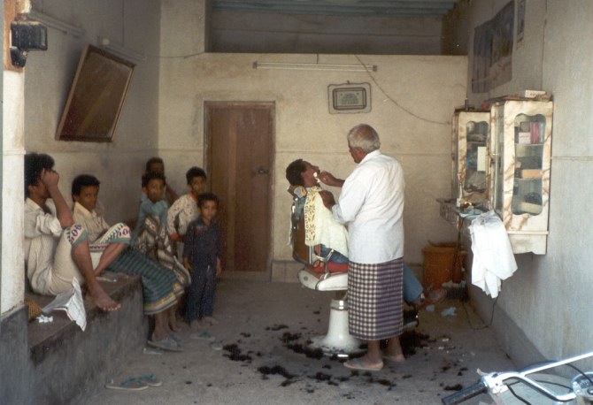 Parrucchiere nello Yemen, 1995