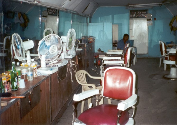 Parrucchiere a Santo Domingo, 2000